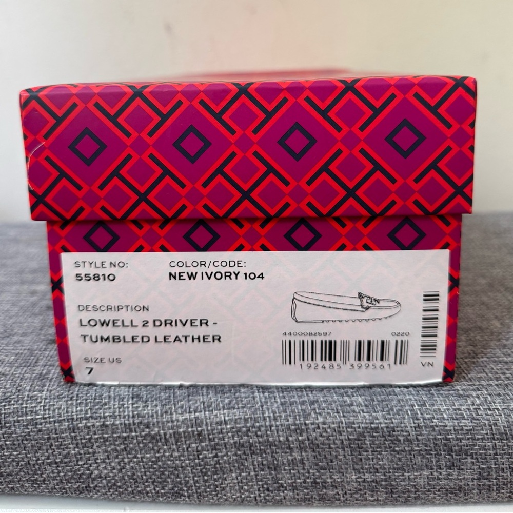 Tory Burch Cream Leather Logo Driving Loafers - Picture 6 of 8